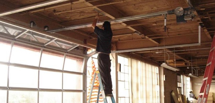 commercial garage door repair in Ventura County